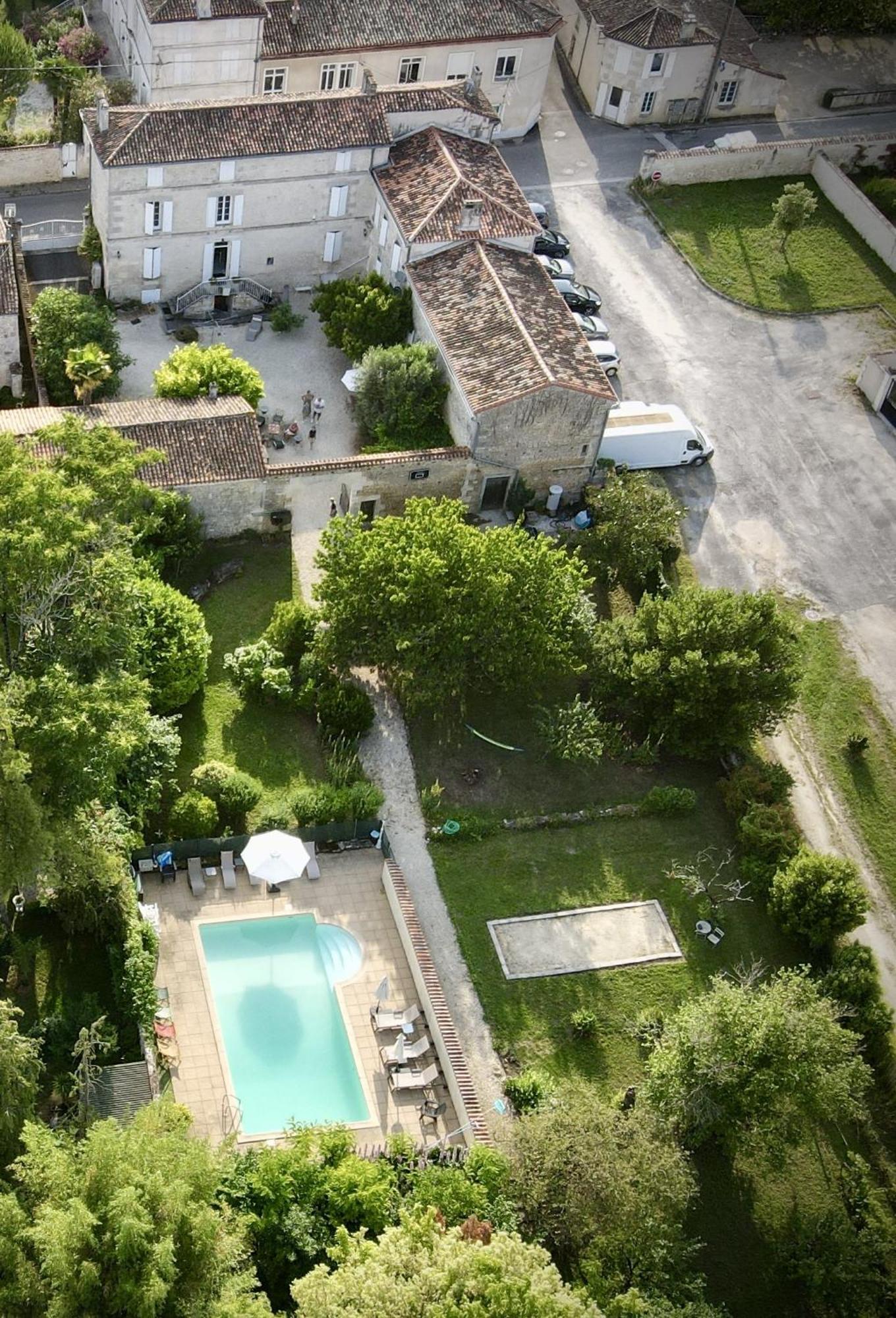 Gite Le Bonheur Hiersac Exterior foto